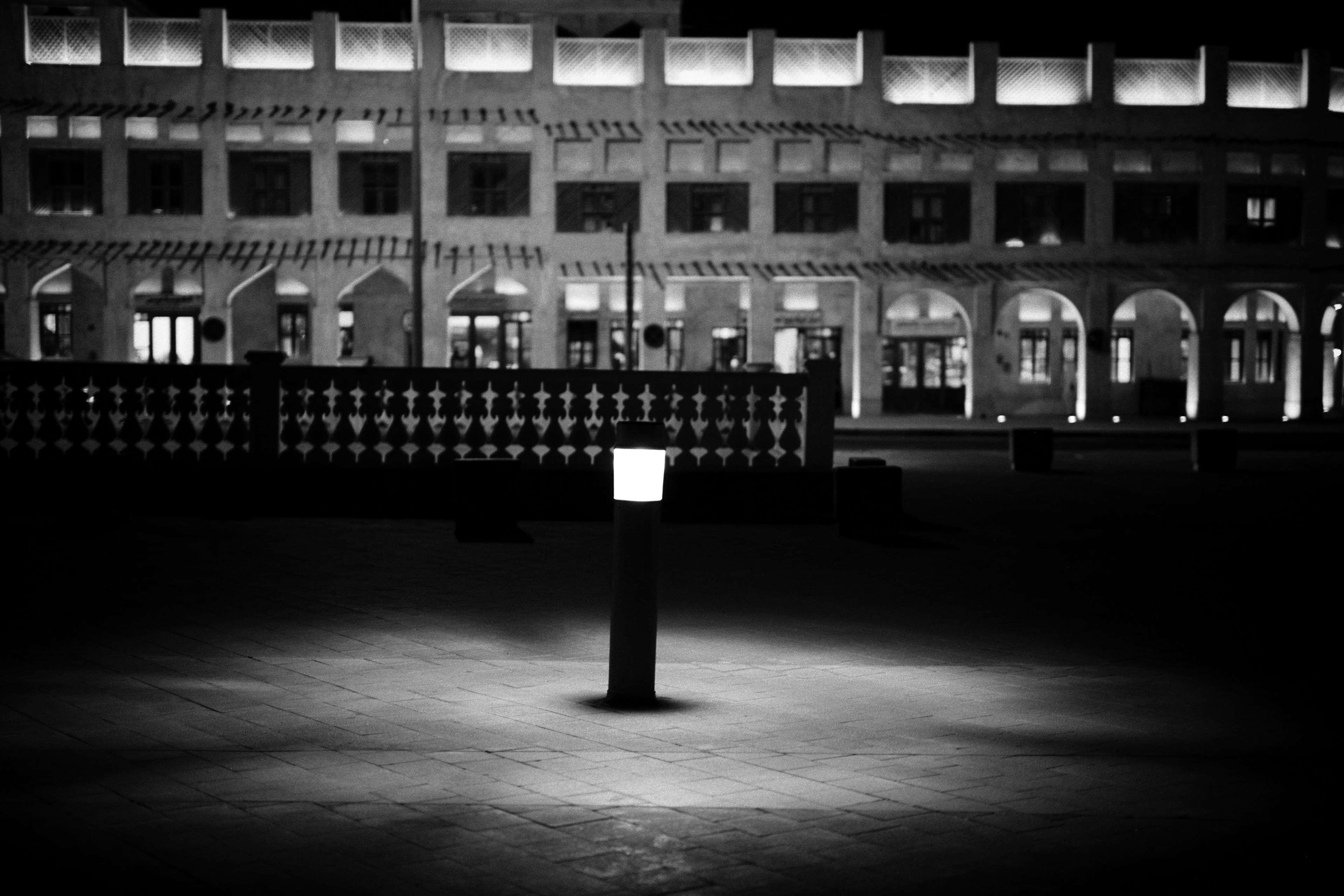 Park Hyatt Doha Hotell Exteriör bild A lamp post in Al-Shaab