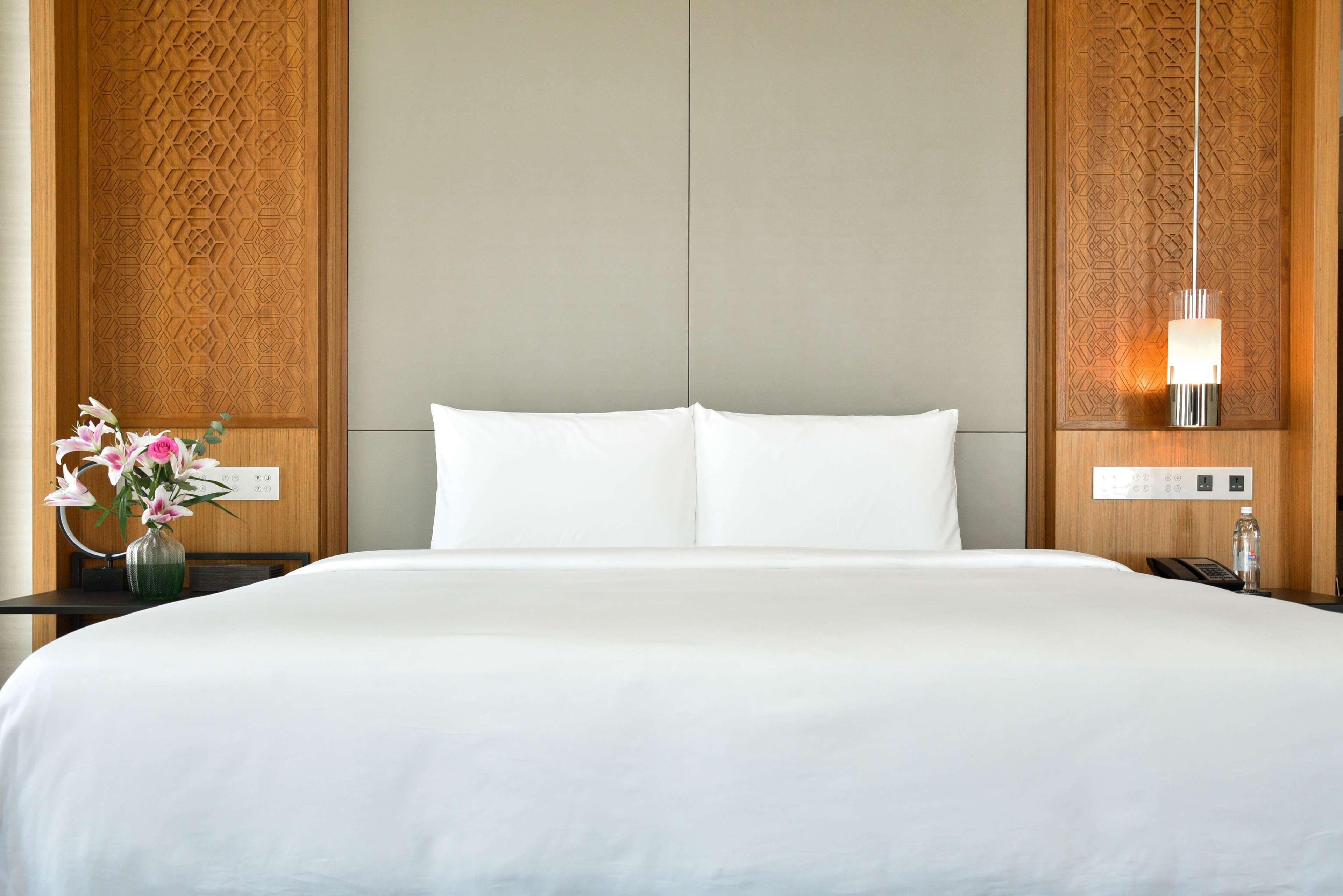 Park Hyatt Doha Hotell Exteriör bild A bed