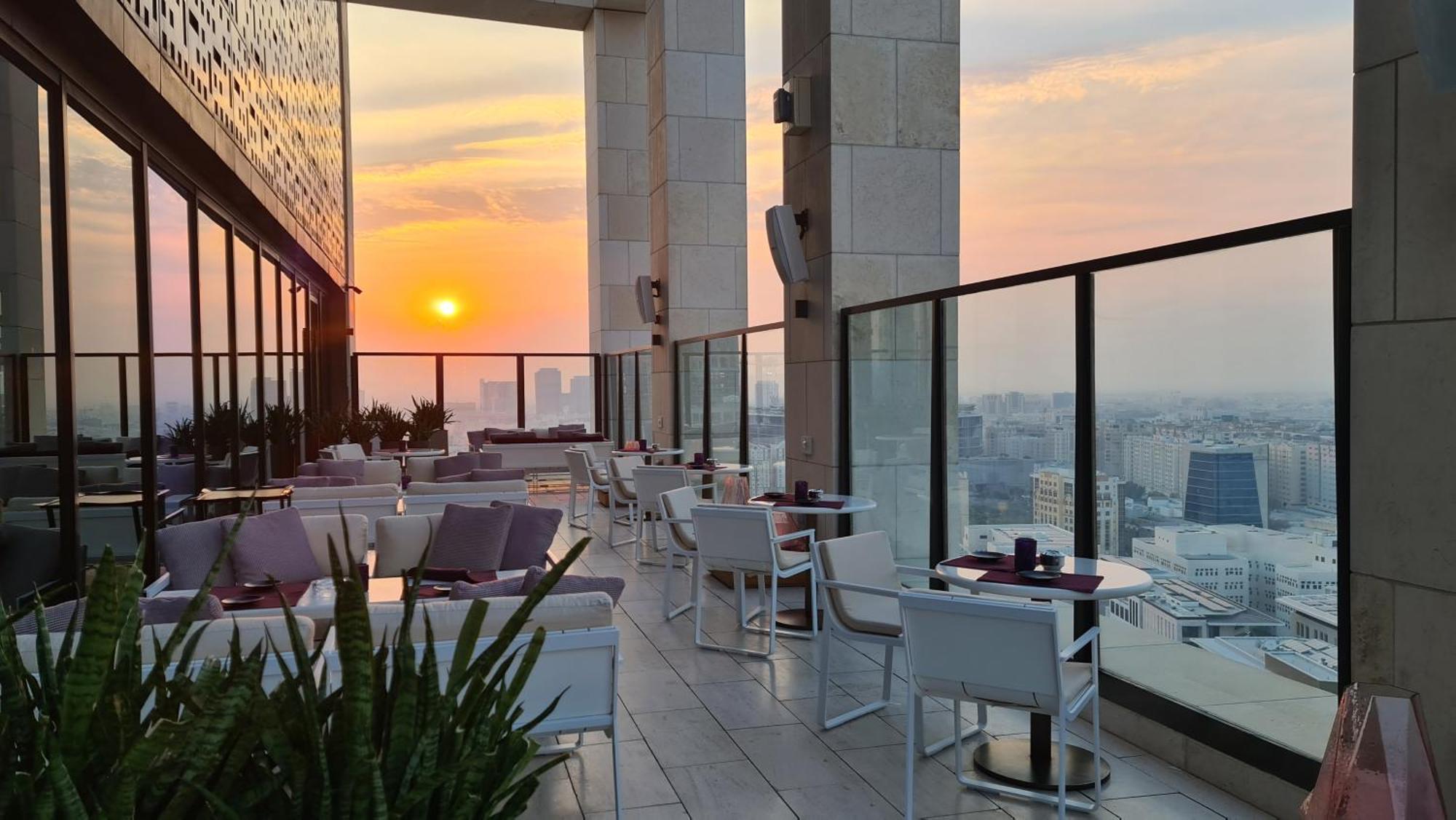 Park Hyatt Doha Hotell Exteriör bild View from the rooftop bar